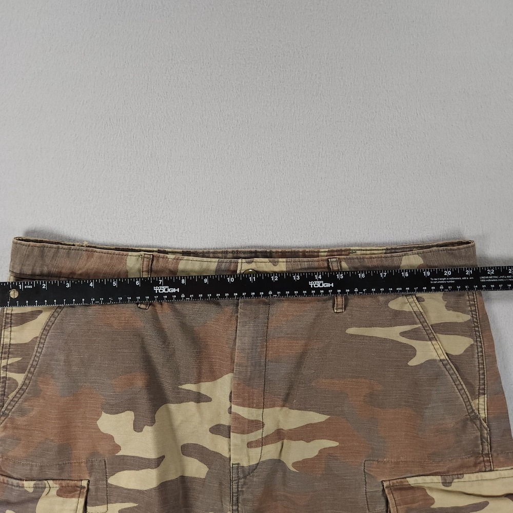 Levi's Camo Carrier Cargo Shorts Men's Size 40 Camouflage Military Style - Picture 6 of 12